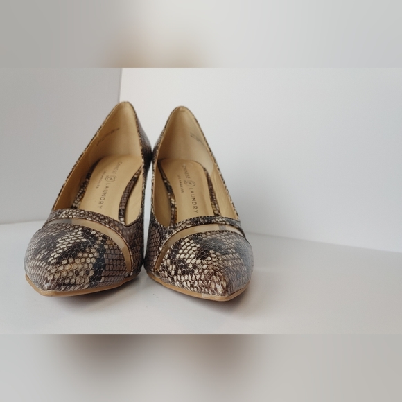 Rayla pointed toe pump - Picture 3 of 13